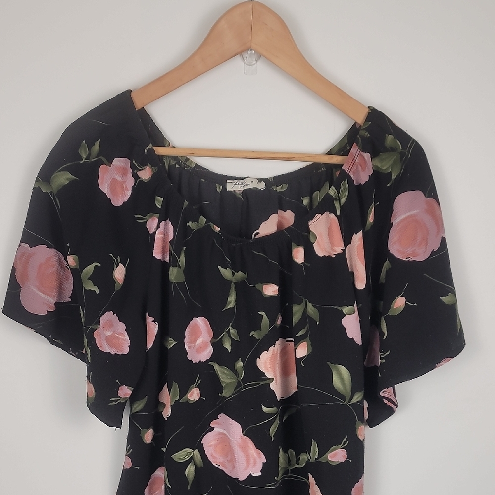 Pinc Chic Floral Women's Blouse in Black and Pink